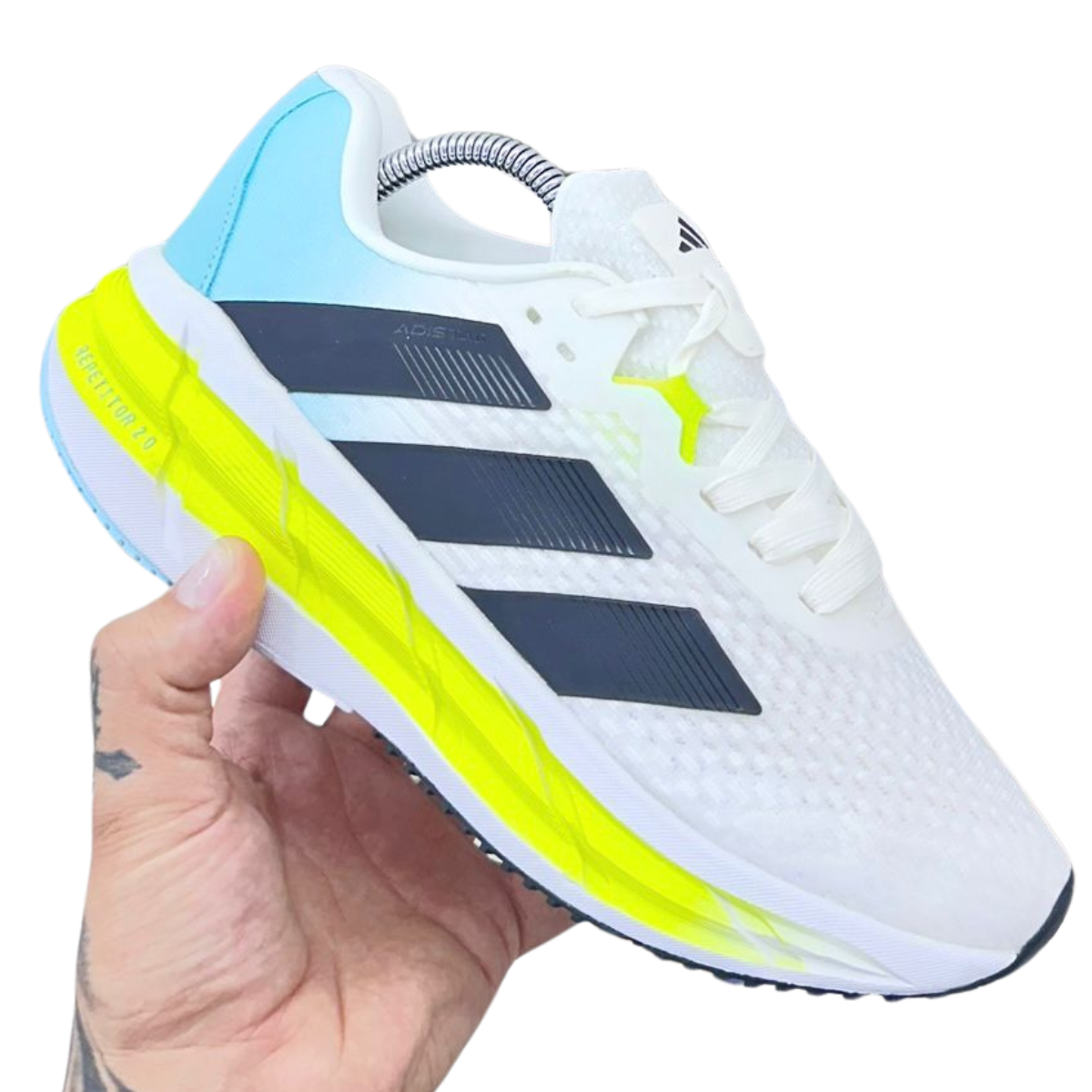 Comprar Zapatillas Adidas Repetitor 2.0 Sneaker Running Hombre Shoes en Onlineshoppingcenterg. Si buscas un calzado ideal para correr y lucir increíble, comprar Zapatillas Adidas Repetitor 2.0 Sneaker Running Hombre Shoes es la elección perfecta. En Onlineshoppingcenterg ofrecemos este modelo de zapatillas Adidas hombre que se caracteriza por su diseño innovador, comodidad y rendimiento, pensado especialmente para los amantes del running.  ¿Por Qué Elegir Zapatillas Adidas Repetitor 2.0 para Hombre? Las Adidas Repetitor 2.0 Sneaker Running Hombre Shoes están diseñadas para ofrecer soporte y comodidad en cada pisada. Esta zapatilla combina tecnología avanzada con materiales de alta calidad, lo que la hace perfecta tanto para corredores como para quienes buscan un estilo casual deportivo.  Características de las Adidas Repetitor 2.0 Sneaker Running Hombre Shoes Amortiguación superior: Su tecnología de absorción de impacto ayuda a proteger las articulaciones y mejorar el rendimiento en cada carrera. Diseño ergonómico y ligero: Estas zapatillas Adidas running hombre ofrecen ligereza y un ajuste perfecto que se adapta a la forma del pie. Materiales duraderos y resistentes: Su construcción está pensada para resistir el uso intensivo, lo que las convierte en una inversión segura y duradera. Además, las Adidas Repetitor 2.0 no solo ofrecen un rendimiento excelente, sino también un diseño moderno que combina con cualquier atuendo.  Comprar Zapatillas Adidas Hombre en Colombia En Onlineshoppingcenterg te ofrecemos la facilidad de comprar Zapatillas Adidas Repetitor 2.0 Sneaker Running Hombre Shoes desde cualquier lugar en Colombia. Nuestro servicio incluye envío a ciudades como Bogotá, Medellín, Cali y más, asegurando que recibas tus zapatillas de forma rápida y segura.